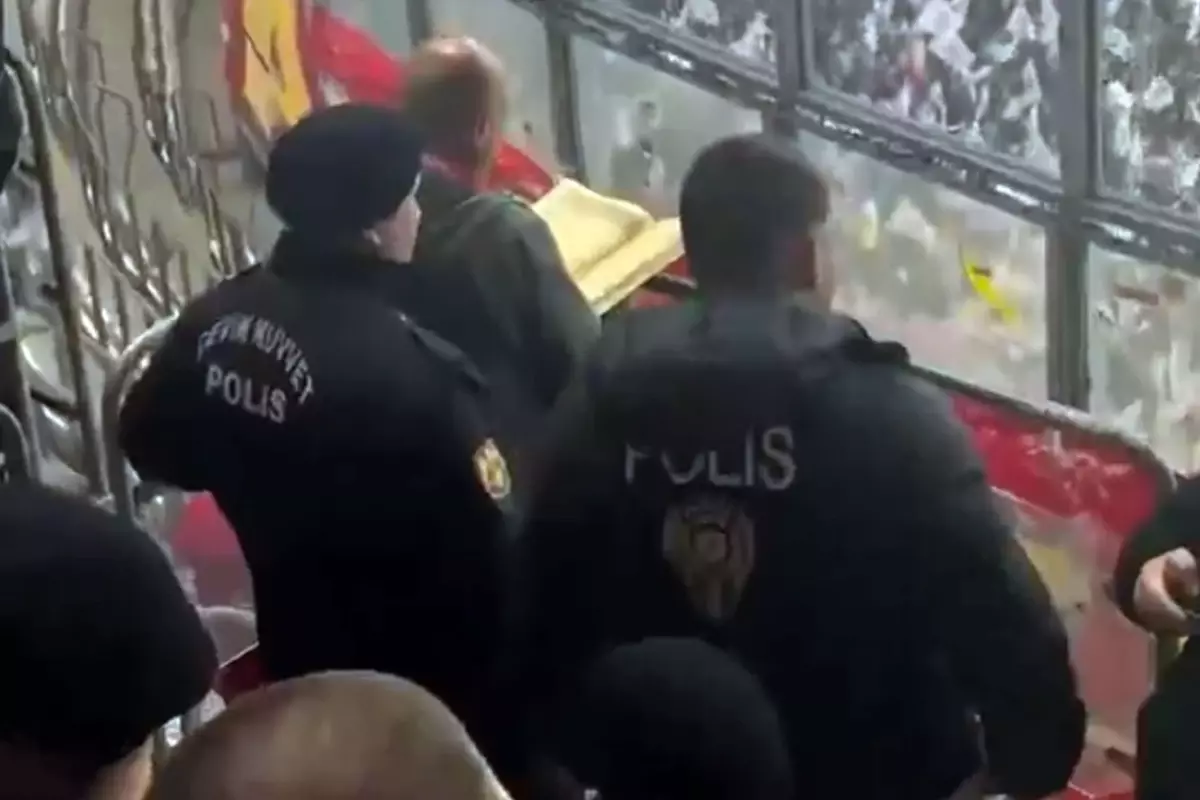 derbi-oncesi-ilginc-goruntu-gorenler-donup-bir-daha-bakti-ZDYTzv4r.jpg