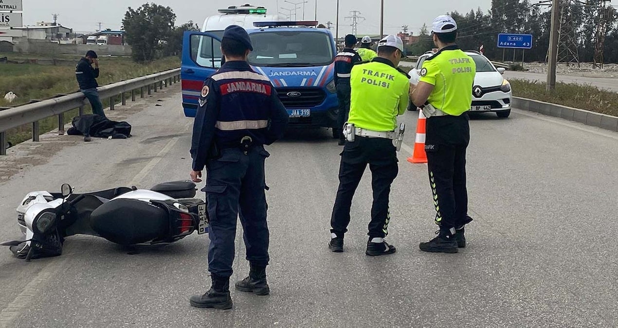 kontrolunu-kaybetti-bariyerlere-carpti-nOFpbyGB.jpg