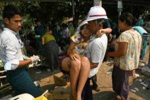 myanmardaki-depremlerde-can-kaybi-yukseliyor-en-az-694-olu-1670-yarali-gD5WMUJP.jpg