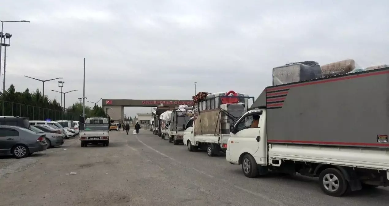 suriyelilerin-bayram-oncesi-ulkelerine-donusu-suruyor-TyZwwEg6.jpg