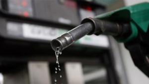 akaryakit-fiyatlarina-pes-pese-zam-motorin-ve-benzinde-fiyatlar-gece-yarisi-degisti-RDyvn4yE.jpg