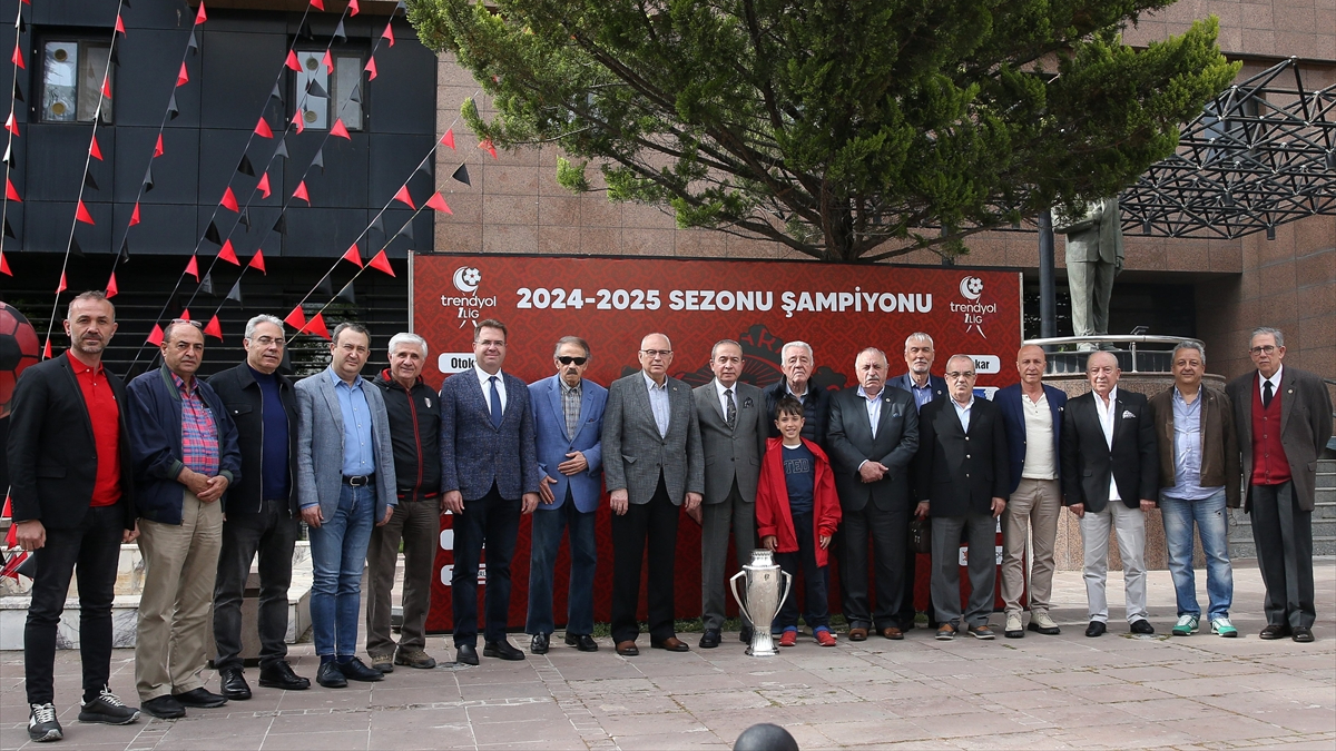 genclerbirligi-divan-kurulu-yeni-uyeleriyle-ilk-toplantisini-gerceklestirdi-V3yKWp16.jpg