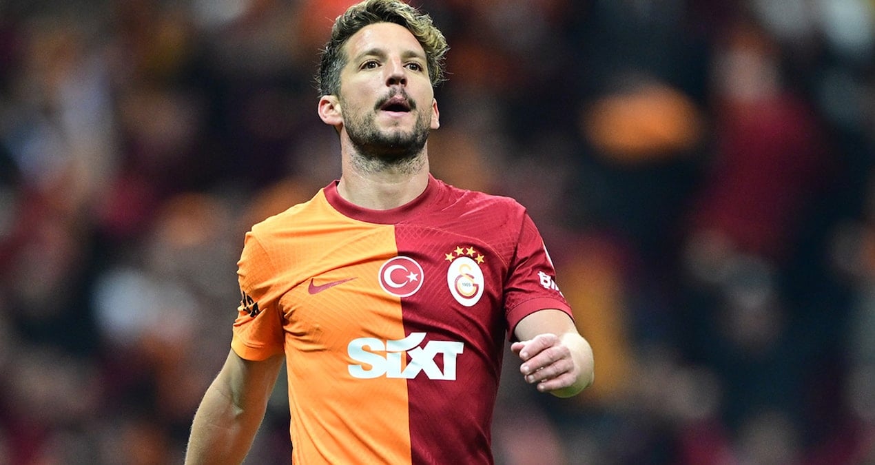 mertens-futbola-veda-etti-WFyP3NL1.jpg