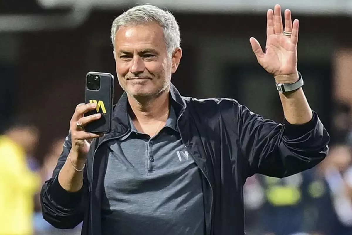 mourinho-real-madridin-yildizini-tek-telefonuyla-ikna-etti-aQKav1K9.jpg