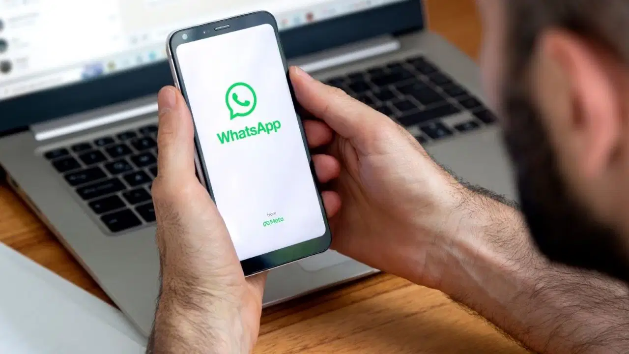 whatsapptaki-durumlara-reklam-getiriliyor-KsgsIERj.jpg