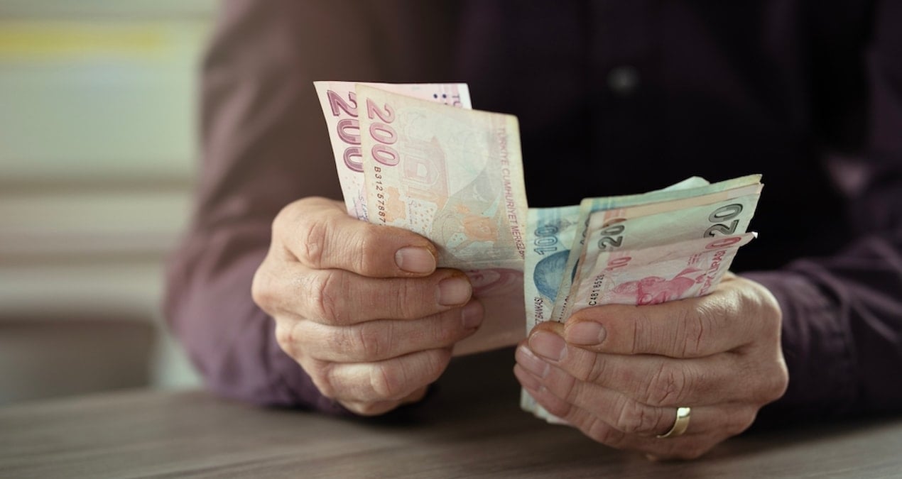 zam-bekleyen-emekliye-soguk-dus-sgk-uzmani-gozden-kacan-detayi-acikladi-6WUsIkfx.jpg