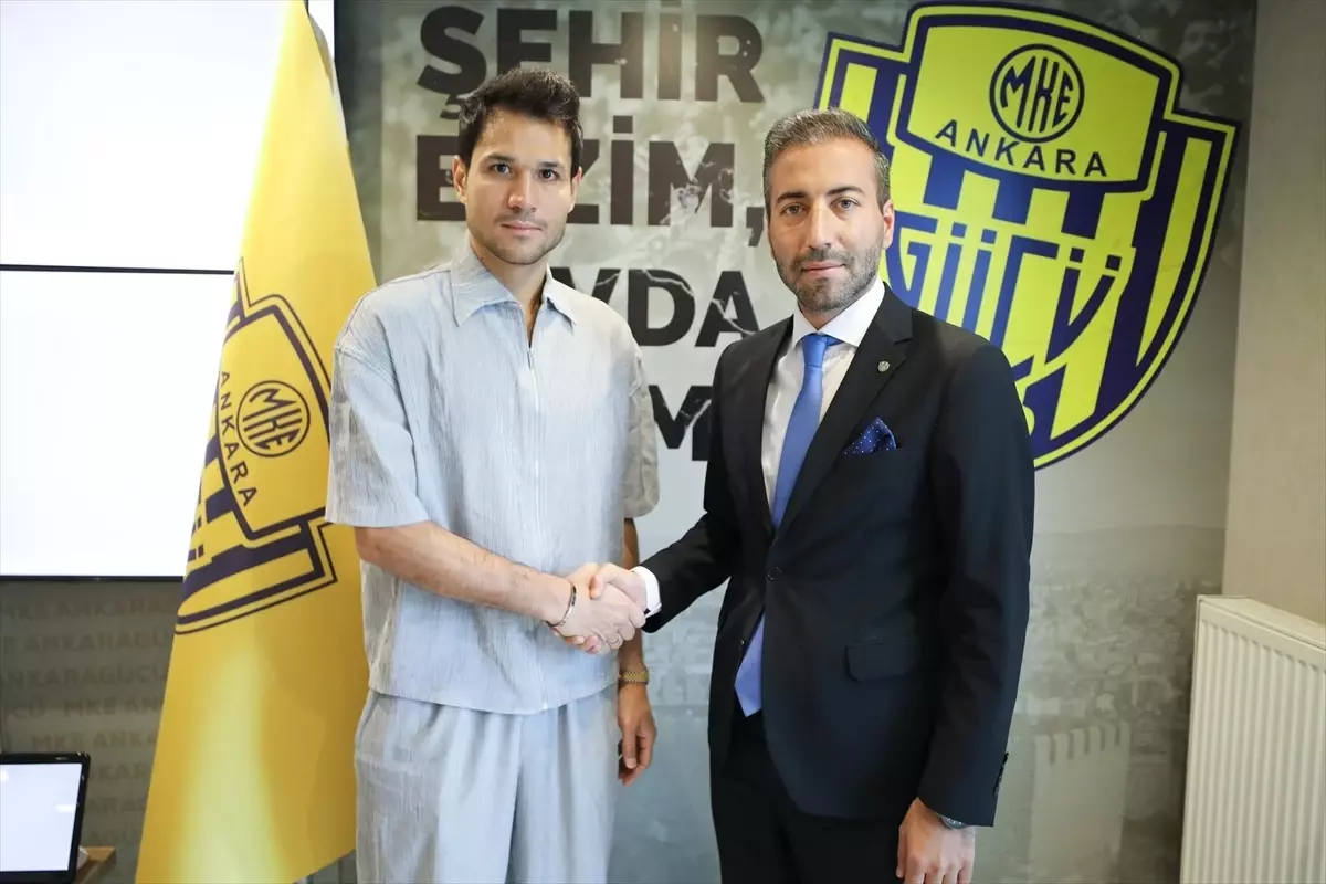 ankaragucu-ertac-ozbir-ile-sozlesme-uzatti-n2kV8qRc.jpg